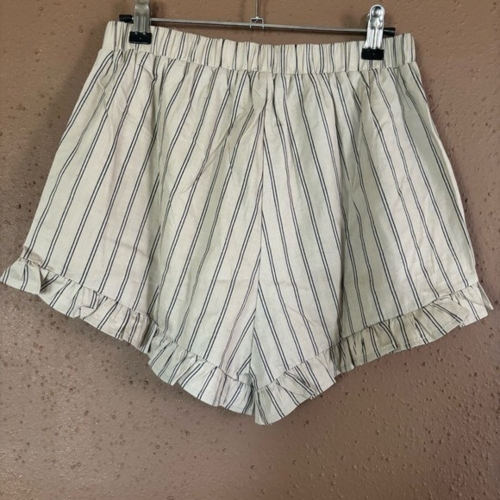 She + Sky Striped Ruffle Hem Shorts Beige Black High Waisted SL7394 Small NWT - Picture 3 of 4